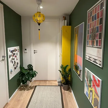 Apartment Stylish In A Fun Neighborhood