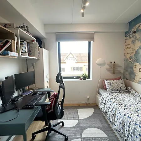 Stylish In A Fun Neighborhood * リレストロム